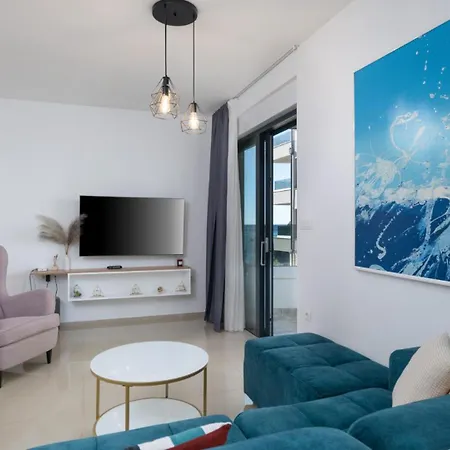Apartment Megi With Shared Pool By Villas Guide