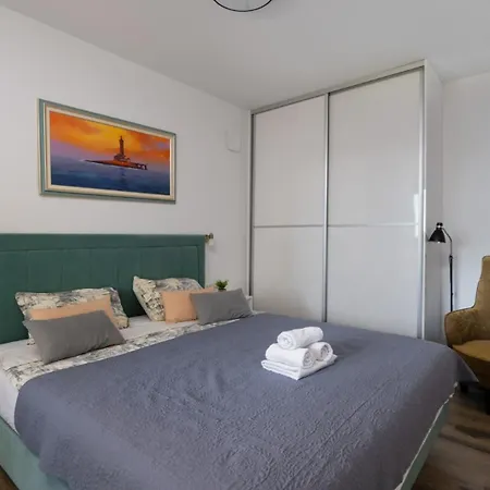 Apartment Megi With Shared Pool By Villas Guide * Banjole