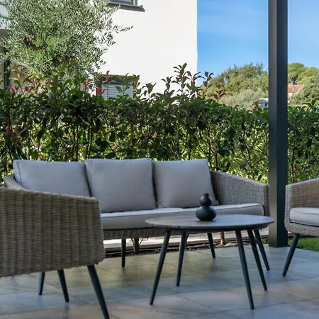 Apartment Megi With Shared Pool By Villas Guide Appartamento *