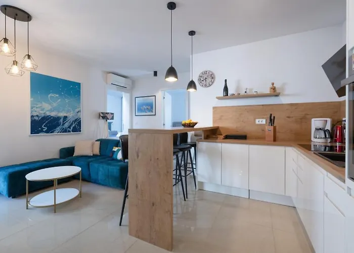 아파트 Megi By Guide *