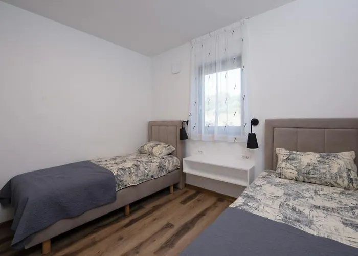 Megi By Guide * 반졸레