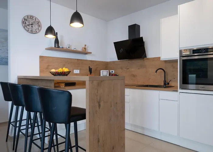 아파트 Megi By Guide 반졸레